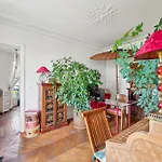 Grand Appartement Haussmannien Au Coeur De Paris
